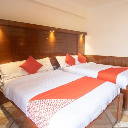Oyo 304 Hotel Manama Balaju Екстериор снимка