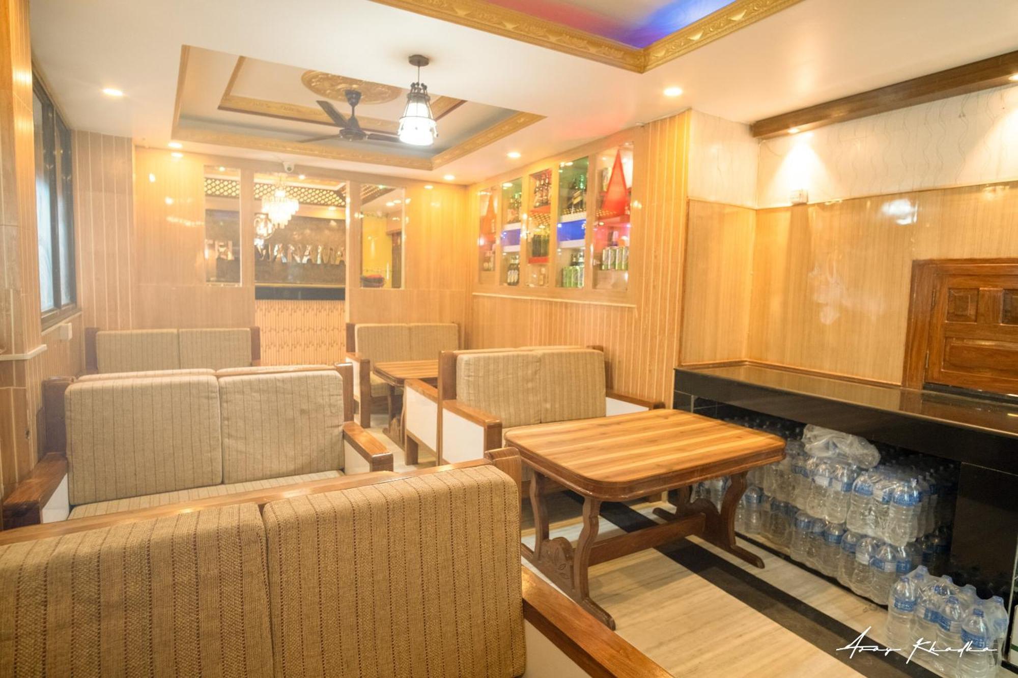 Oyo 304 Hotel Manama Balaju Екстериор снимка