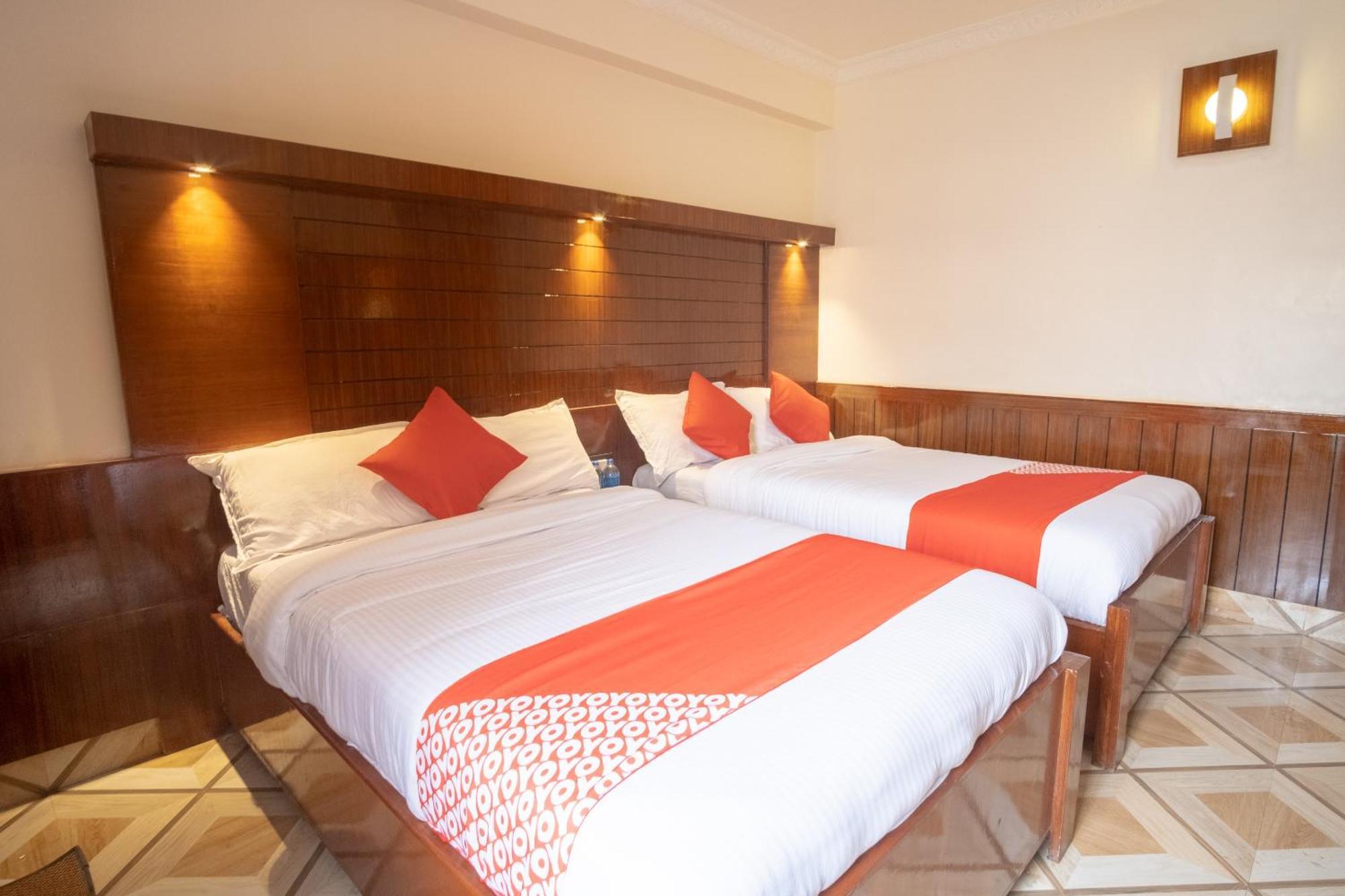 Oyo 304 Hotel Manama Balaju Екстериор снимка