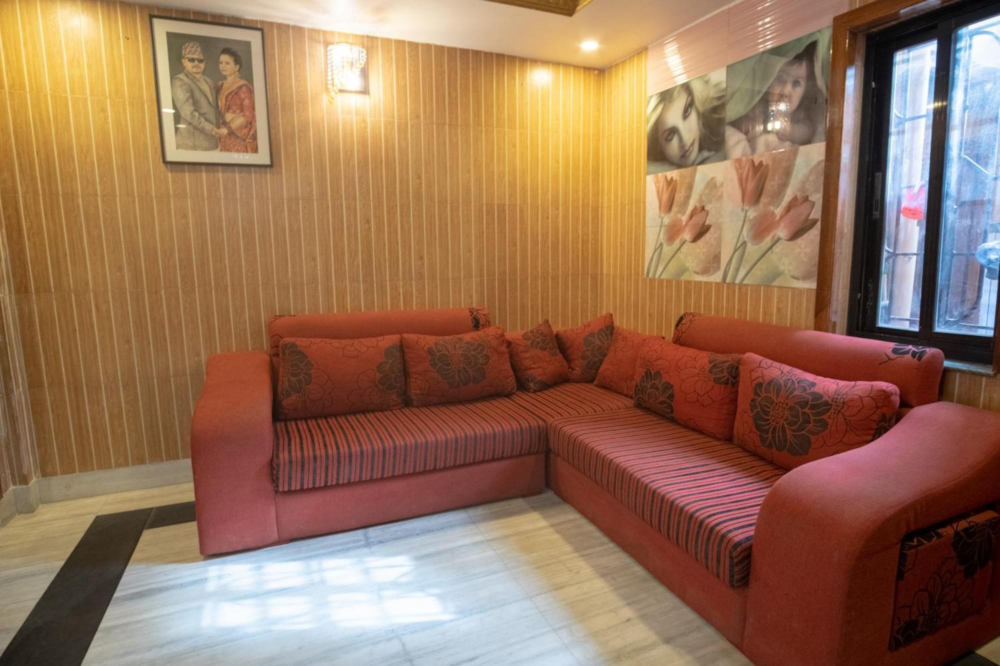 Oyo 304 Hotel Manama Balaju Екстериор снимка