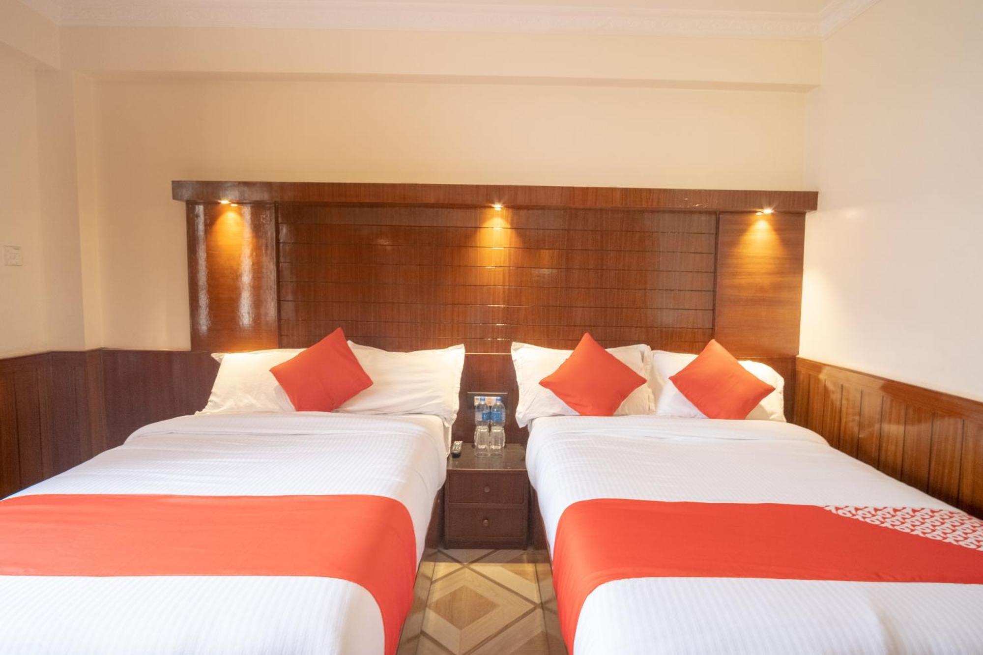 Oyo 304 Hotel Manama Balaju Екстериор снимка