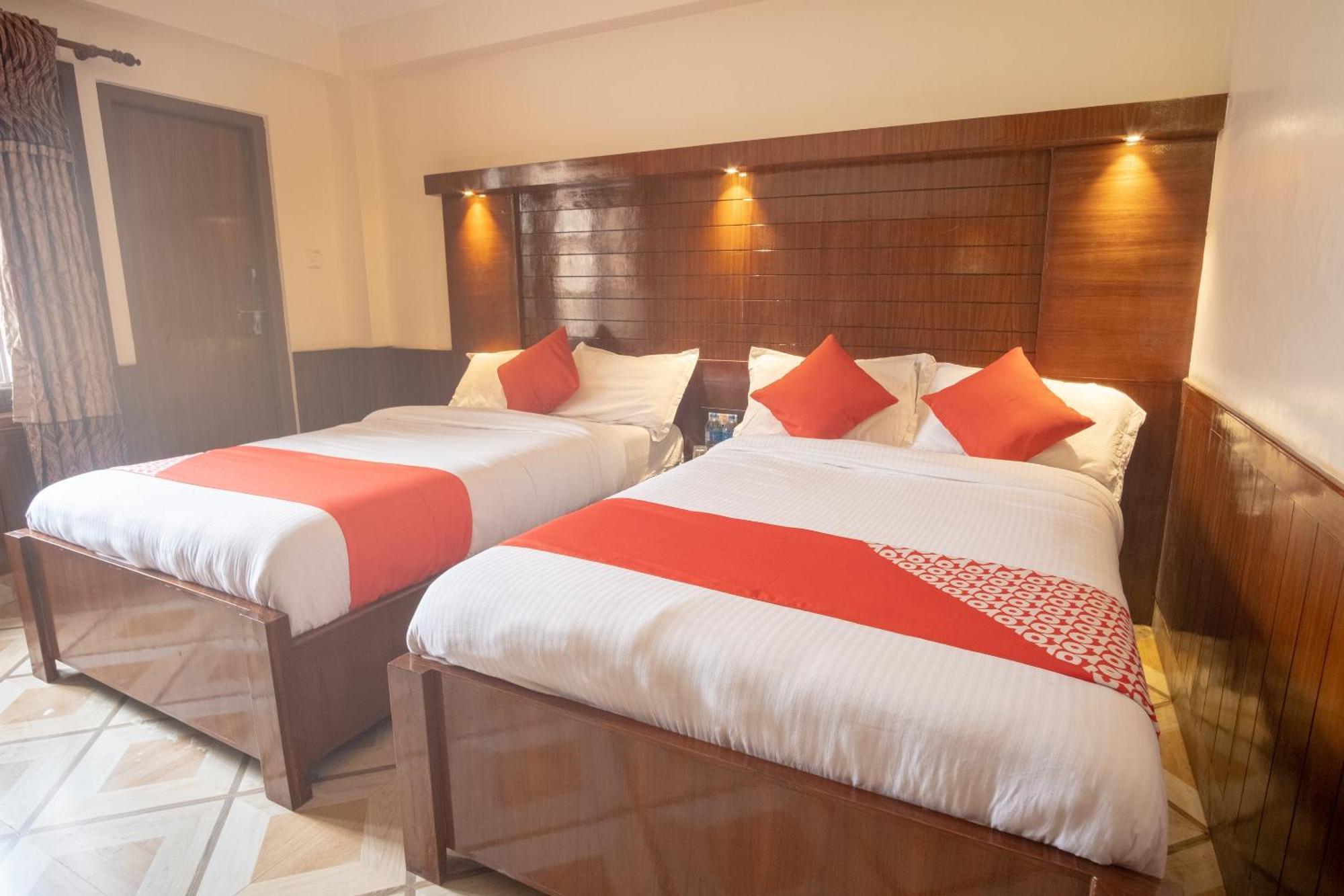 Oyo 304 Hotel Manama Balaju Екстериор снимка