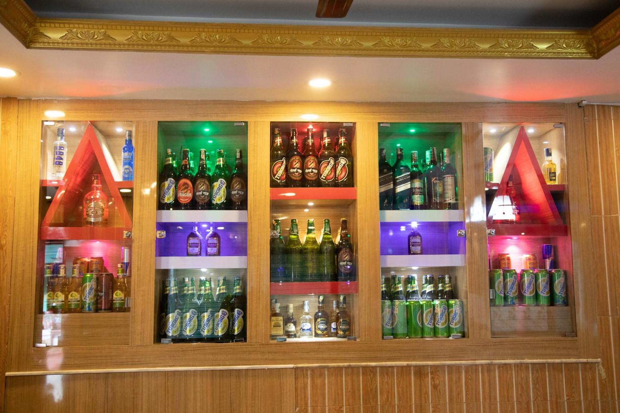 Oyo 304 Hotel Manama Balaju Екстериор снимка