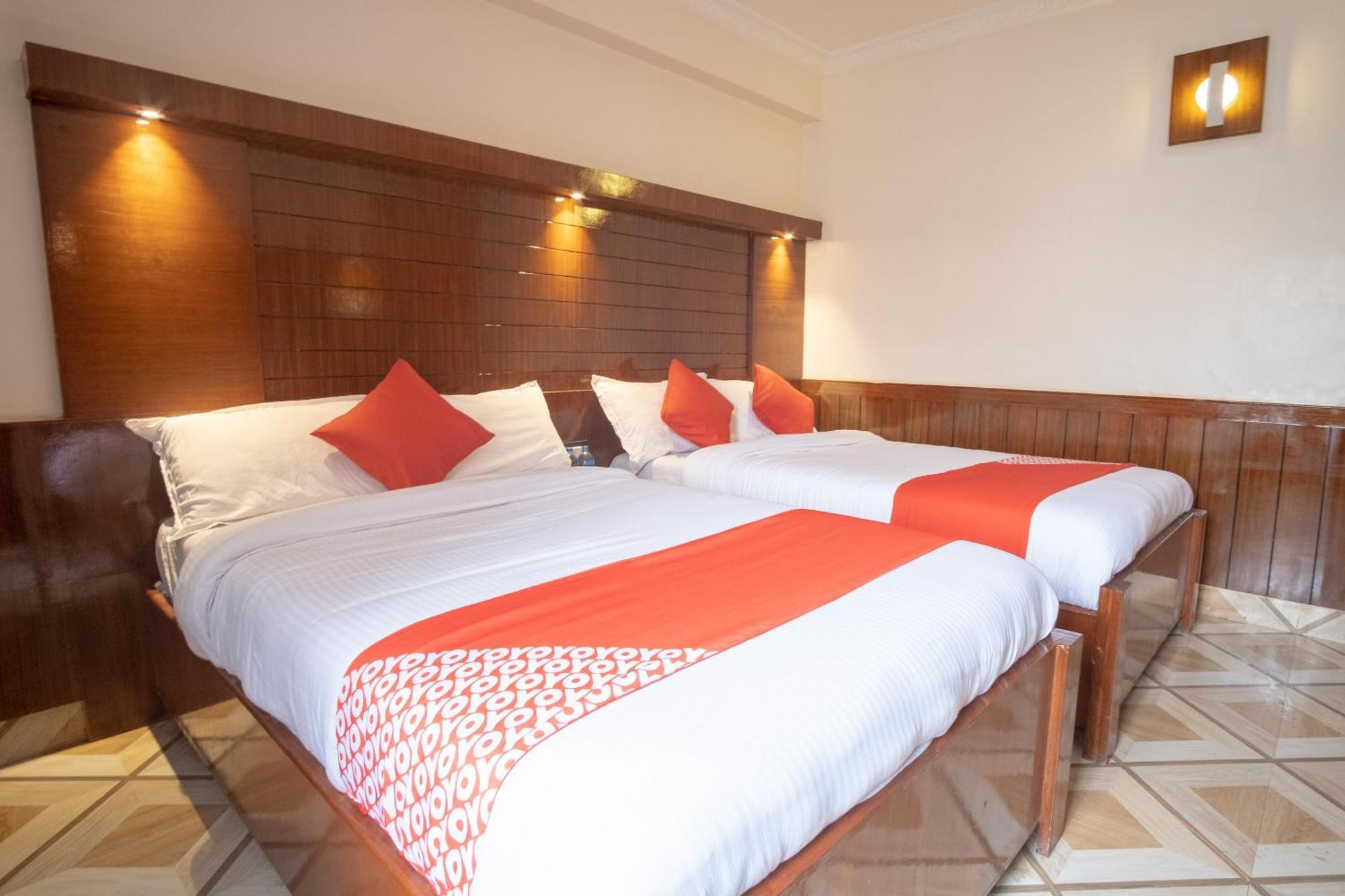 Oyo 304 Hotel Manama Balaju Екстериор снимка