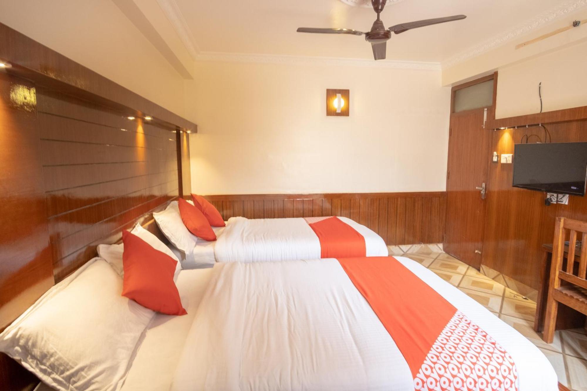 Oyo 304 Hotel Manama Balaju Екстериор снимка